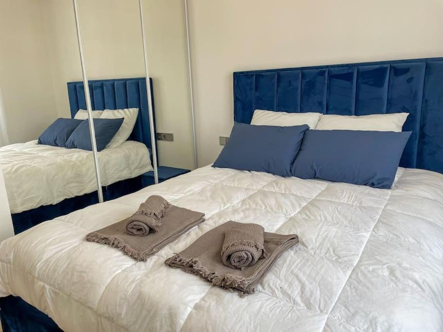 Le Lagon Bleu - Appt Wifi Parking Balcon Le Puy-en-Velay Exterior photo