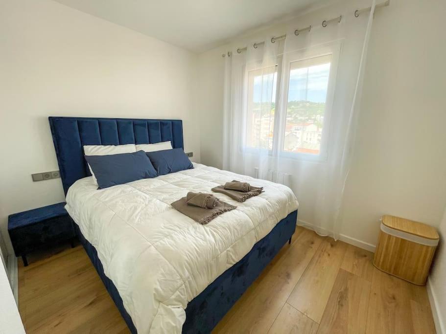 Le Lagon Bleu - Appt Wifi Parking Balcon Le Puy-en-Velay Exterior photo
