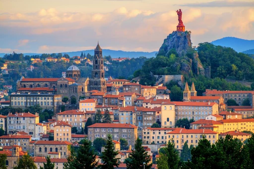 Le Lagon Bleu - Appt Wifi Parking Balcon Le Puy-en-Velay Exterior photo
